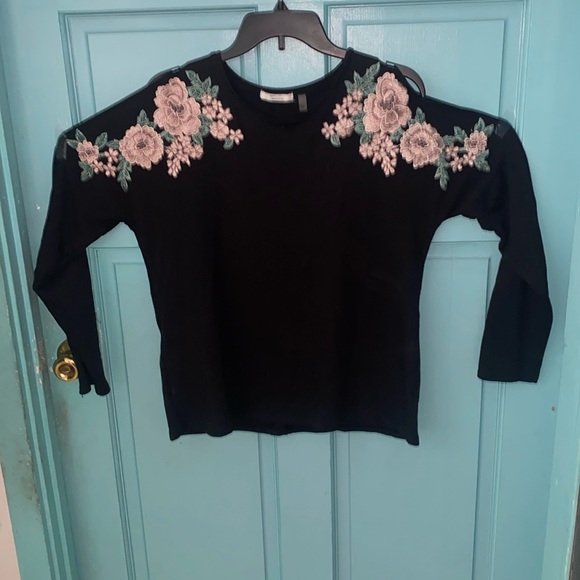 Women’s cold shoulder knit long dl Top. Size M # 3430 - Picture 1 of 7
